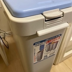 ゴミ箱の画像