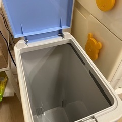 ゴミ箱の画像