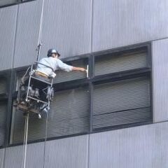 ビル清掃、高所ガラス清掃、業務用エアコン修理 【ビルメンテナンス生活救急隊 池袋営業所】 − 東京都