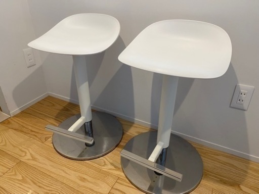 【美品】IKEA JANINGE ヤニンゲ バースツール, ホワイト 2脚セット
