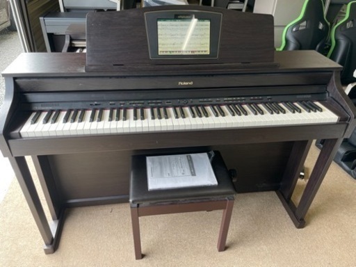 美品です！Roland 電子ピアノ HPi-50  10.1インチの高精細なカラーLCDディスプレイを採用。配送可能