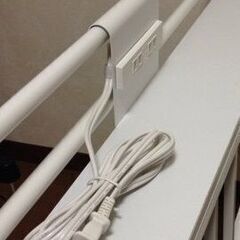 ニトリ パイプベッド ホワイト コンセント付きの画像