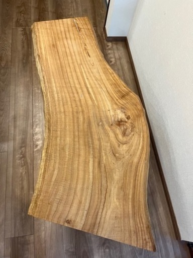 ひのき　椅子やテーブルに