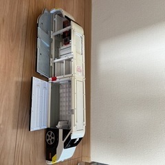 トミカ基地(エレベーター、スロープ付き)の画像