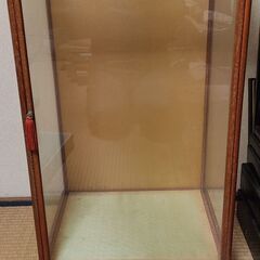 人形ガラスケース　2点