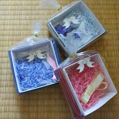 ラッピング用の袋・小箱・ひも・シールの画像