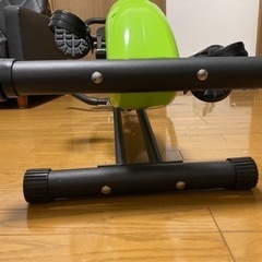 折りたたみ式フィットネスバイクの画像