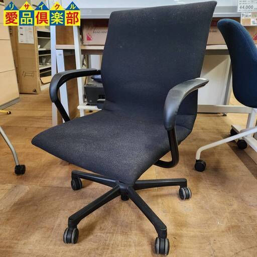 【愛品倶楽部柏店】Steelcase 肘付きローバックモデル プロテジェチェア 4331223
