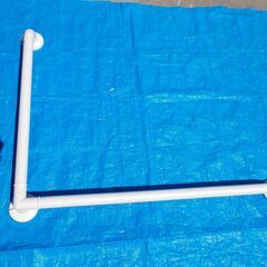 建築用資材　てすり　TOTO製風呂用てすり4組　階段・廊下用木製てすり1組の画像