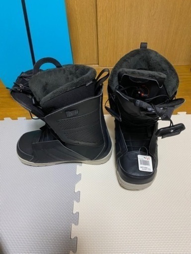 お話中【新品未使用】SALOMON スノーボードブーツ 25cm