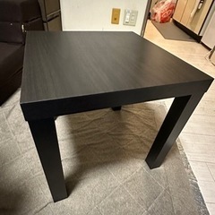 四角いテーブル
