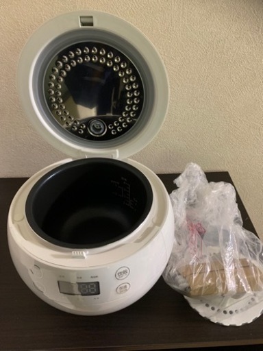 炊飯器(未使用)キッチン家具と一緒に引き取れる方