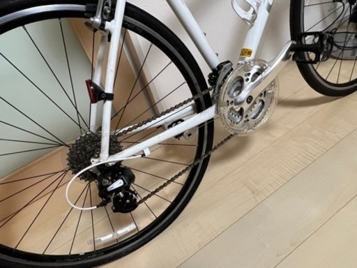 【美品】【取引希望】ジャイアントGIANT クロスバイク ESCAPE R3 Mサイズ WHITE