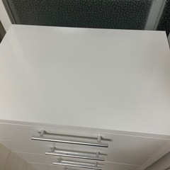 食器棚、引き出し　白　2000円の画像