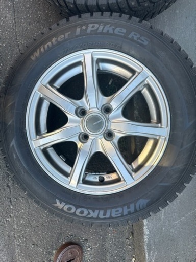 ハンコックスパイクタイヤ2本　ホイール付き