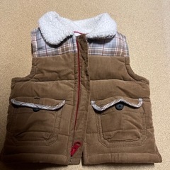 もこもこベスト　難あり　背中にシミ