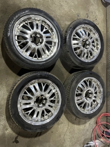 20インチ　6-139.7 4本セット　スタッドレス付き