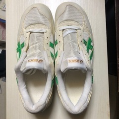 asics 室内シューズ　体育館等用（未使用）