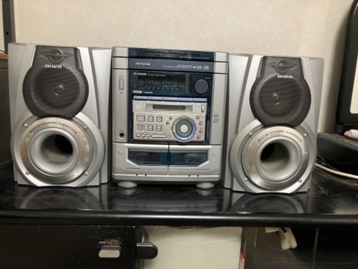 【お値下げです】３ＣＤ．ＭＤ.2カセット.ラジオの高機能コンポです