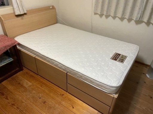 【商談中】収納付き　セミダブル　ベッド　マット付き