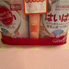 粉ミルク　はいはい　810g×2缶　お尻拭き付き