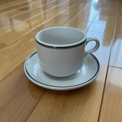 カップとソーサー　4個の画像