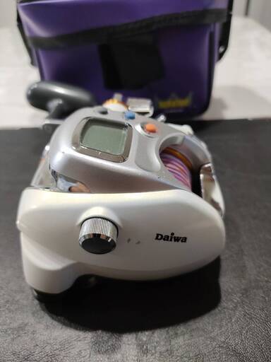 最終掲載、値下げです。電動リールとバッテリー他