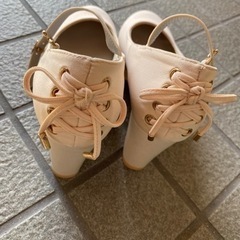 ヒール 靴 ベージュピンクの画像