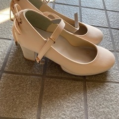 ヒール 靴 ベージュピンクの画像
