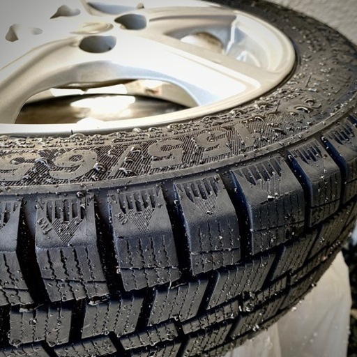 決まりました?‍♂️10月末特価スタッドレスタイヤ4本セット?ホイール付き155/65R 14インチ　軽自動車