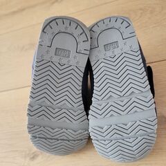 【新品未使用】キッズ　スニーカー　の画像