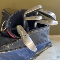 ミズノ　ゴルフバッグとクラブ5本！の画像