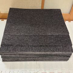 【終了】コメリ　タイルカーペット　30枚セット
