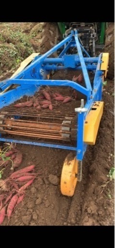 掘取機 トラクター 取付 掘り取り 芋 収穫機 収穫 さつまいも