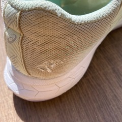 〈ASICS〉グリーンのスニーカー20センチの画像