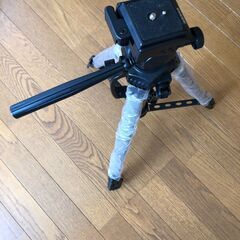 ビデオカメラ用三脚の画像