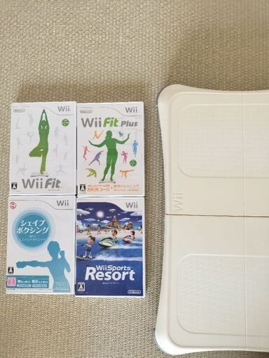 【セット販売でお値引き】Wii fit 、ボード・Wii sports