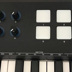 アレシス　V61 MKII 、Alesis USB MIDIキーボードコントローラー61鍵、DTM、ベロシティセンシティブキー, ポータブル, アルペジエーター内蔵の画像