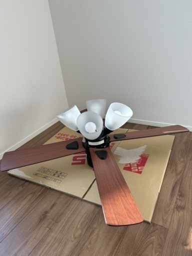 リモコン付！LOWYA [4灯] 天井照明 シーリングファンライト