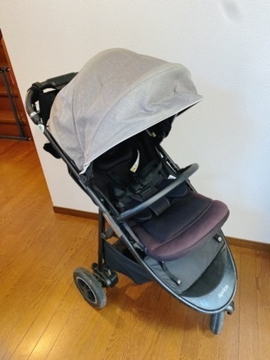 美品！アップリカ　スムーブトラベルシステム