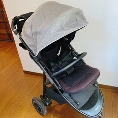 美品！アップリカ　スムーブトラベルシステム
