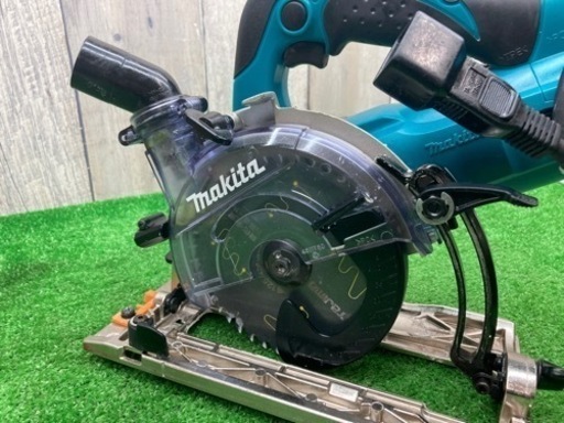 中古品 □ makita 防じん丸のこ KS520FX □ D □ ITWN65DN0UUK