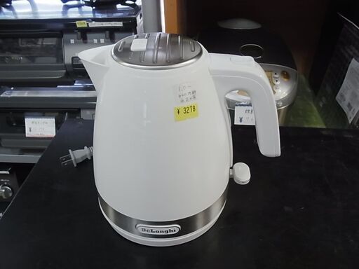 De'Longhi　デロンギ　電気ケトル　KBLA1200J-W　ホワイト　1L　電気ポット　湯沸かし　キッチン用品
