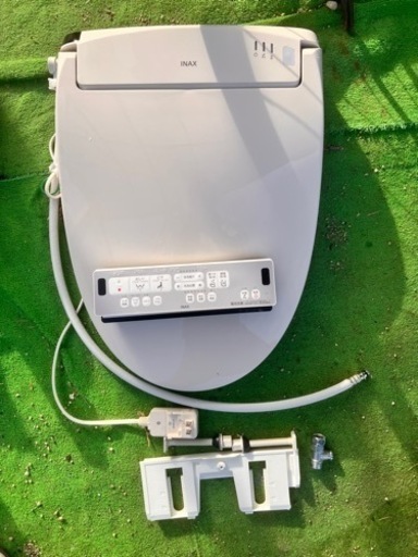 INAX ウォシュレット オート開閉付き 使用期間短い