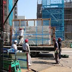 【正社員/未経験OK】建物のメインを造る！ガラス工施工管理【日給1万円以上】の画像