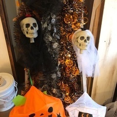 10/30引取り限定【ハロウィングッズ】パーティ飾り　タペストリーなどの画像