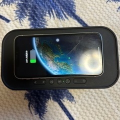 ほぼ新品　目覚まし時計スピーカー　　iPhone置き充電式の画像