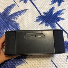 ほぼ新品　目覚まし時計スピーカー　　iPhone置き充電式の画像