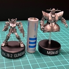 最終値引き‼️😁小さいガンダムvsジオング😁