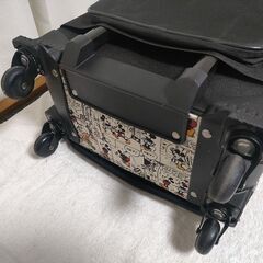 ★ミッキーマウス、キャリーケース★帰国時に1回使用のみ！レア品かも？！の画像